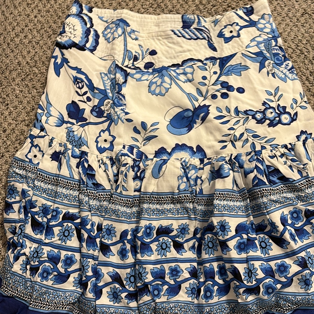 Chic Blue and White Floral Mini Skirt